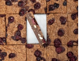 Vişneli Üç Çikolatalı Brownie